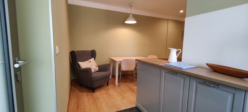 Apartment Refugium: Aufenthaltsraum, Essbereich, Sitzmöglichkeit