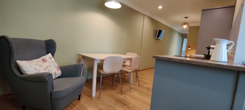 Apartment Refugium: Aufenthaltsraum, Essbereich, Sitzmöglichkeit