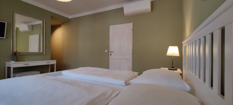 Seewinkel Doppelzimmer: Schlafzimmer